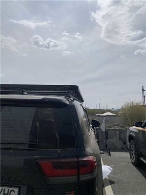 SUS304 Backbone Mounting Universal Car Roof Carrier untuk Toyota LC300 Top Roof Platform