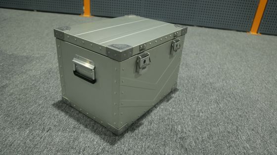 Karat dan tahan air 6kg Outdoor Camping Aluminium Storage Box 575*375*273mm