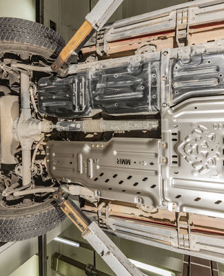 Black Powder Coated Wrangler JL Exhaust Pipe Skid Plate Disesuaikan Tahun 2018-2019