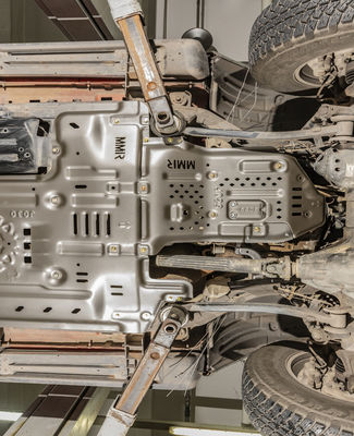 Black Powder Coated Wrangler JL Exhaust Pipe Skid Plate Disesuaikan Tahun 2018-2019