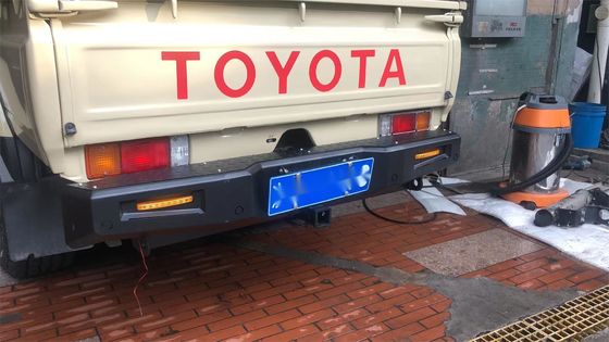 Toyota LC79 Baumper Belakang Dengan Pengangkut Ban Jerrycan Holder Winch Bull Bar Baumper Depan