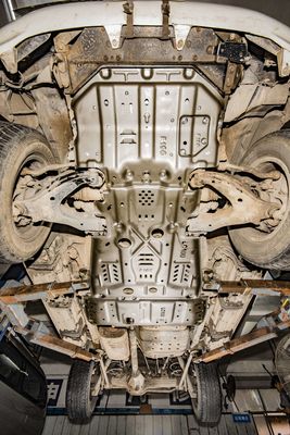 High- 4 Runner Skid Plate untuk Toyota LC 100 Pemasangan sederhana pada lubang mobil asli