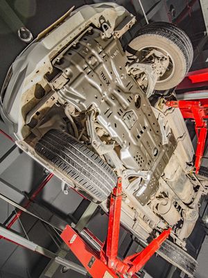 ISUZU MU-X dan D-MAX Aksesoris OEM Skid Plate untuk Mesin Transmisi Transfer Case