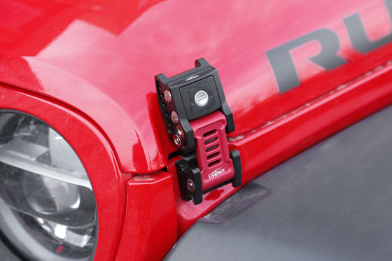 Tingkatkan Kinerja Off-Road Jeep Wrangler JK 07 Anda dengan Black Red Hood Latch Kit