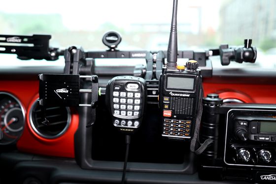 Proses CNC Mesin Alloy Aluminium Center Console Bracket Gopro Holder untuk Jeep Wrangler