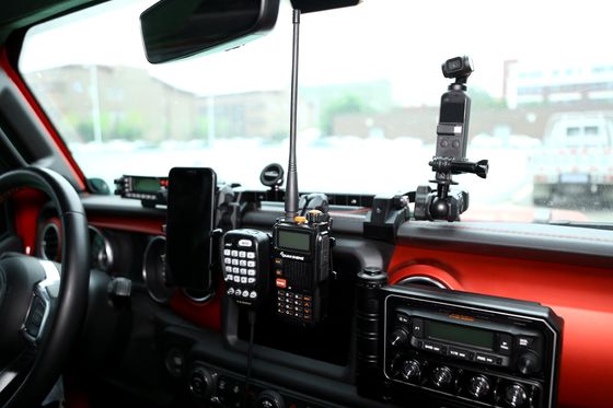 Proses CNC Mesin Alloy Aluminium Center Console Bracket Gopro Holder untuk Jeep Wrangler