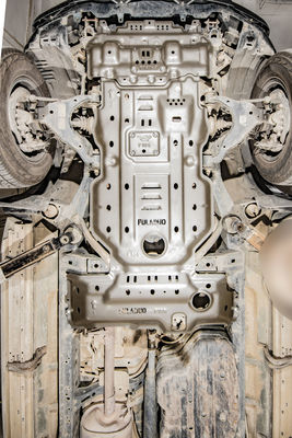 Bagian depan mesin Base Skid Plate Engine Bay Skid Plate Case Chassis Guard Board untuk Toyota