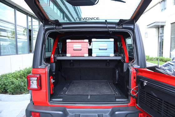 JEEP Wrangler JL SUV Mobil Cargo Carrier dengan Interior Cargo Storage Rack dan Meja