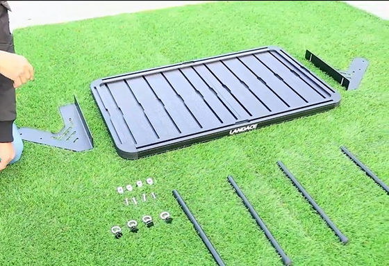 JEEP Wrangler JL SUV Mobil Cargo Carrier dengan Interior Cargo Storage Rack dan Meja